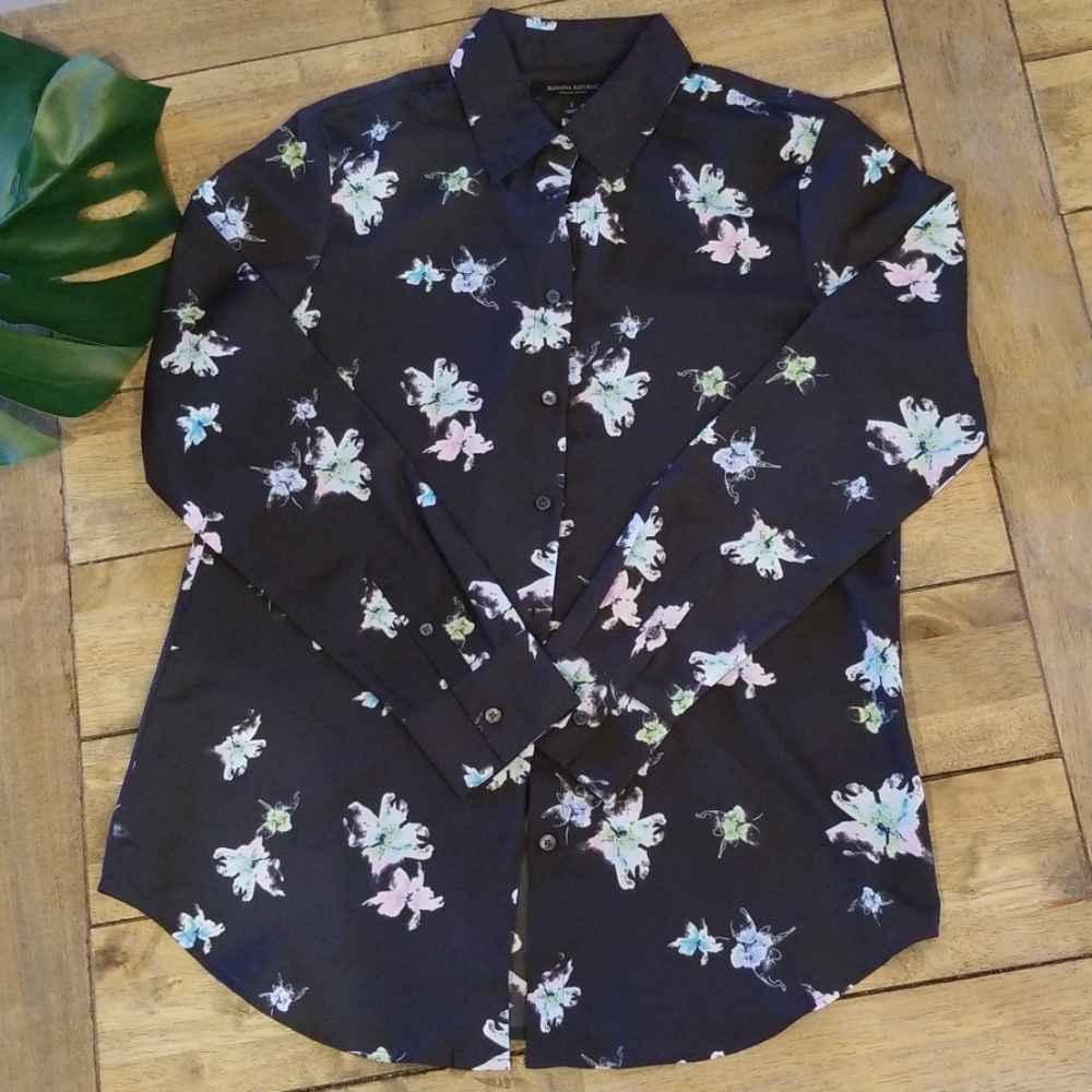 Banana Republic Flower Print Button-up Bouse